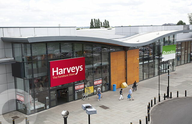 5-Min* Drive to Cambridge Retail Park