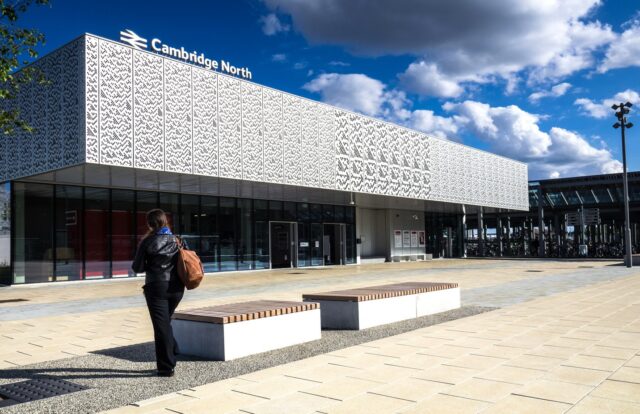 10-Min* Cycle to Cambridge North Station