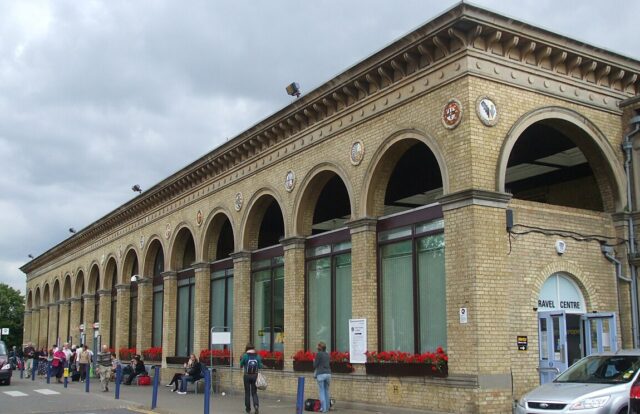 15-Min* Cycle to Cambridge Station