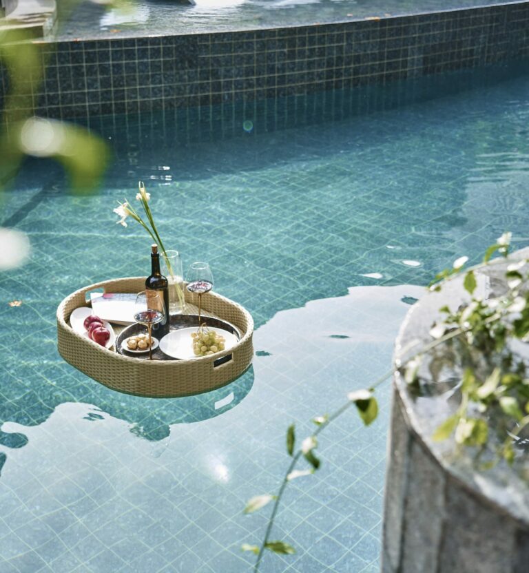 Zenity - Lagoon Pool (lifestyle)-min