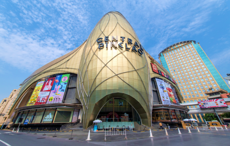 Central Pinklao Ideo Charan 70 in Bang Phlat, Bangkok