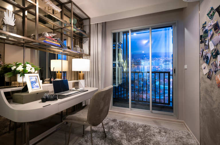 Ideo Charan 70 in Bang Phlat, Bangkok