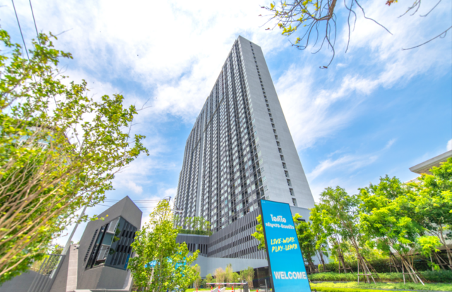 Ideo Charan 70 in Bang Phlat, Bangkok