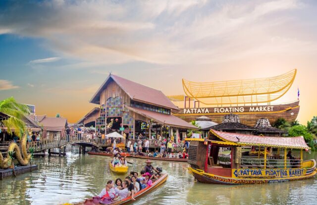 Pattaya Floating Market: 15-Min* Drive